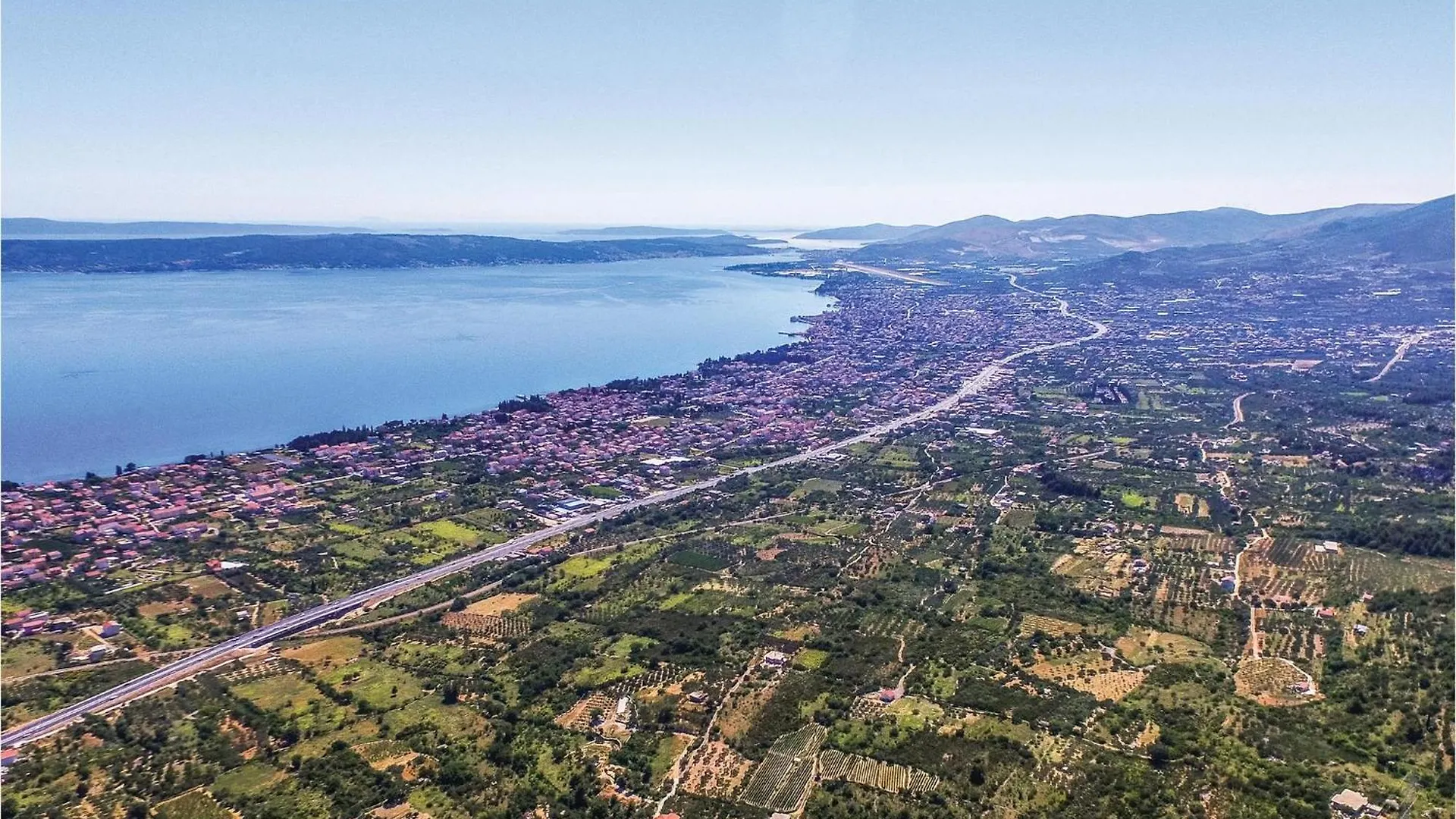2 Bedroom Stunning Apartment In Kastel Stari Kastela